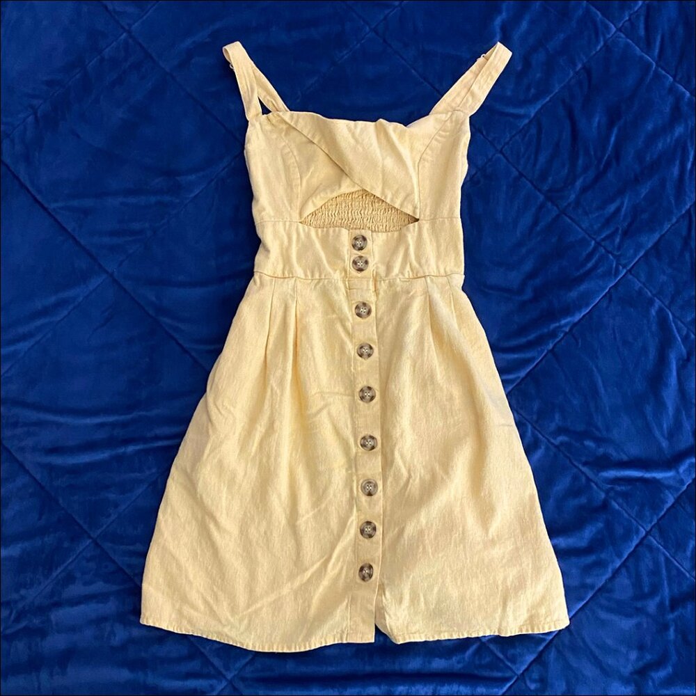 FOREVER 21 Butter Yellow Cutout Twist Top Button Down Spring / Summer Mini Dress